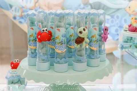 Festa Infantil - Evelyn Moura Fotografia - Fotografia em Niterói, Rio de Janeiro - casa de festa - decoração - decoração de festa - festa colorida- docinhos - bolo - criança - crianças - festa linda - tema fundo do mar - bolo e guaraná - festa em niterói '