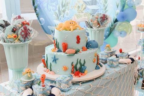 Festa Infantil - Evelyn Moura Fotografia - Fotografia em Niterói, Rio de Janeiro - casa de festa - decoração - decoração de festa - festa colorida- docinhos - bolo - criança - crianças - festa linda - tema fundo do mar - bolo e guaraná - festa em niterói '