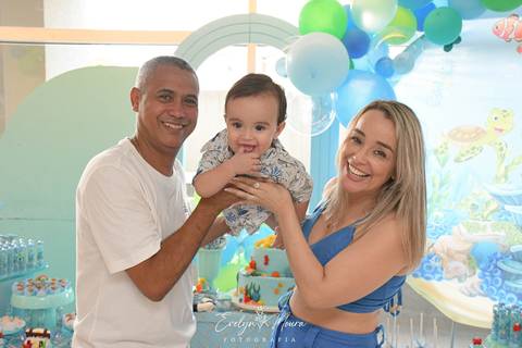 Festa Infantil - Evelyn Moura Fotografia - Fotografia em Niterói, Rio de Janeiro - casa de festa - decoração - decoração de festa - festa colorida- docinhos - bolo - criança - crianças - festa linda - tema fundo do mar - bolo e guaraná - festa em niterói '