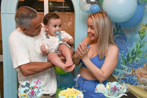 Festa Infantil - Evelyn Moura Fotografia - Fotografia em Niterói, Rio de Janeiro - casa de festa - decoração - decoração de festa - festa colorida- docinhos - bolo - criança - crianças - festa linda - tema fundo do mar - bolo e guaraná - festa em niterói '