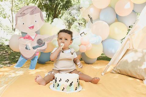 Ensaio de Acompanhamento de bebê. Evelyn Moura Fotografia. Fotógrafa em Niterói, Rio de Janeiro. Newborn. Festa infantil - Smash the cake - Smash the fruit - bebê - ensaio de 1 ano - viral - música - festa de aniversário'