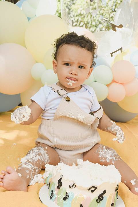 Ensaio de Acompanhamento de bebê. Evelyn Moura Fotografia. Fotógrafa em Niterói, Rio de Janeiro. Newborn. Festa infantil - Smash the cake - Smash the fruit - bebê - ensaio de 1 ano - viral - música - festa de aniversário'