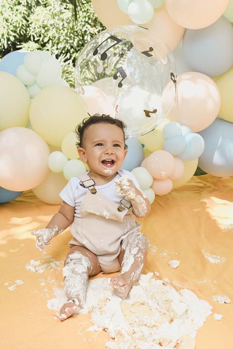 Ensaio de Acompanhamento de bebê. Evelyn Moura Fotografia. Fotógrafa em Niterói, Rio de Janeiro. Newborn. Festa infantil - Smash the cake - Smash the fruit - bebê - ensaio de 1 ano - viral - música - festa de aniversário'