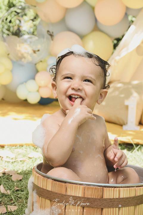 Ensaio de Acompanhamento de bebê. Evelyn Moura Fotografia. Fotógrafa em Niterói, Rio de Janeiro. Newborn. Festa infantil - Smash the cake - Smash the fruit - bebê - ensaio de 1 ano - viral - música - festa de aniversário'