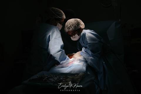 Fotografia de Parto - Newborn - Evelyn Moura Fotografia em Niterói, Rio de Janeiro - ensaio infantil - newborn de recém nascido - partos - parto em niteroi - registro de parto - maternidade são francisco - doce nascer - parto humanizado'