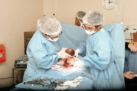 Fotografia de Parto - Newborn - Evelyn Moura Fotografia em Niterói, Rio de Janeiro - ensaio infantil - newborn de recém nascido - partos - parto em niteroi - registro de parto - maternidade são francisco - doce nascer - parto humanizado'