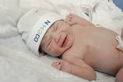 Fotografia de Parto - Newborn - Evelyn Moura Fotografia em Niterói, Rio de Janeiro - ensaio infantil - newborn de recém nascido - partos - parto em niteroi - registro de parto - maternidade são francisco - doce nascer - parto humanizado'