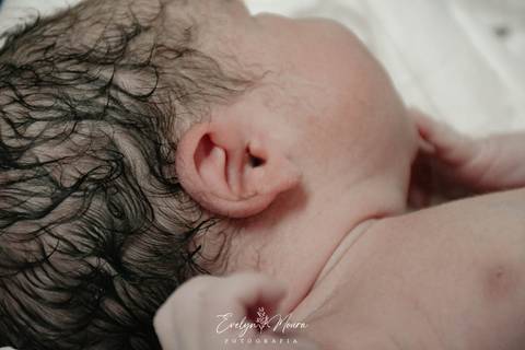 Fotografia de Parto - Newborn - Evelyn Moura Fotografia em Niterói, Rio de Janeiro - ensaio infantil - newborn de recém nascido - partos - parto em niteroi - registro de parto - maternidade são francisco - doce nascer - parto humanizado'