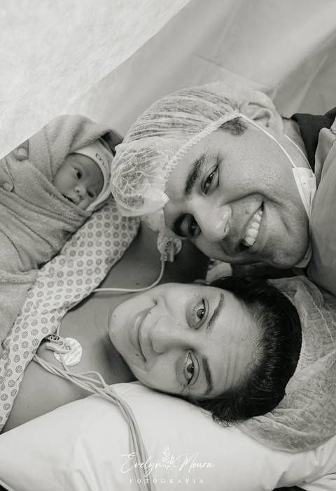 Fotografia de Parto - Newborn - Evelyn Moura Fotografia em Niterói, Rio de Janeiro - ensaio infantil - newborn de recém nascido - partos - parto em niteroi - registro de parto - maternidade são francisco - doce nascer - parto humanizado'