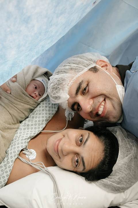 Fotografia de Parto - Newborn - Evelyn Moura Fotografia em Niterói, Rio de Janeiro - ensaio infantil - newborn de recém nascido - partos - parto em niteroi - registro de parto - maternidade são francisco - doce nascer - parto humanizado'