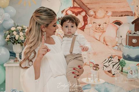 Festa Infantil - Evelyn Moura Fotografia - Fotografia em Niterói, Rio de Janeiro - casa de festa - decoração - decoração de festa - festa colorida- docinhos - bolo - criança - crianças - festa linda - tema arca de nóe  - casa de festa - festa em niterói '