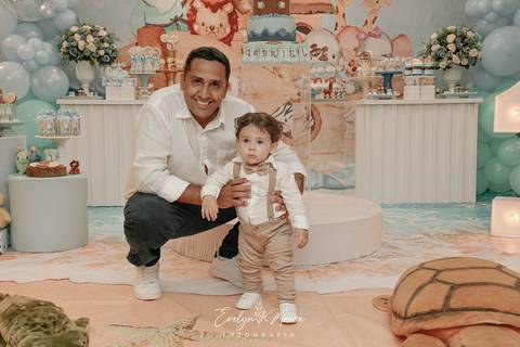 Festa Infantil - Evelyn Moura Fotografia - Fotografia em Niterói, Rio de Janeiro - casa de festa - decoração - decoração de festa - festa colorida- docinhos - bolo - criança - crianças - festa linda - tema arca de nóe  - casa de festa - festa em niterói '