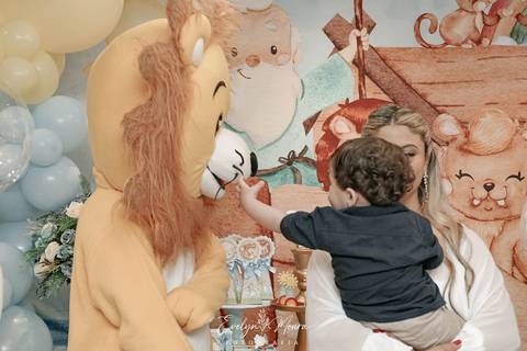 Festa Infantil - Evelyn Moura Fotografia - Fotografia em Niterói, Rio de Janeiro - casa de festa - decoração - decoração de festa - festa colorida- docinhos - bolo - criança - crianças - festa linda - tema arca de nóe  - casa de festa - festa em niterói '