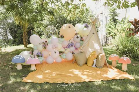 Ensaio de Acompanhamento de bebê. Evelyn Moura Fotografia. Fotógrafa em Niterói, Rio de Janeiro. Newborn. Festa infantil - Smash the cake - Smash the fruit - bebê - ensaio de 1 ano - viral - jardim encantado - festa de aniversário - floresta encantada '