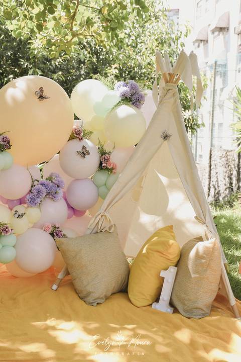 Ensaio de Acompanhamento de bebê. Evelyn Moura Fotografia. Fotógrafa em Niterói, Rio de Janeiro. Newborn. Festa infantil - Smash the cake - Smash the fruit - bebê - ensaio de 1 ano - viral - jardim encantado - festa de aniversário - floresta encantada '