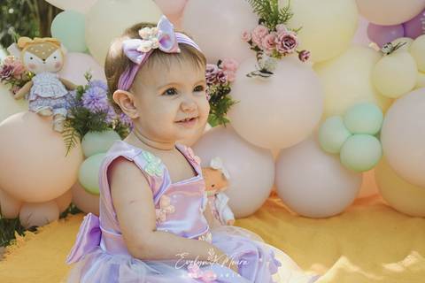 Ensaio de Acompanhamento de bebê. Evelyn Moura Fotografia. Fotógrafa em Niterói, Rio de Janeiro. Newborn. Festa infantil - Smash the cake - Smash the fruit - bebê - ensaio de 1 ano - viral - jardim encantado - festa de aniversário - floresta encantada '