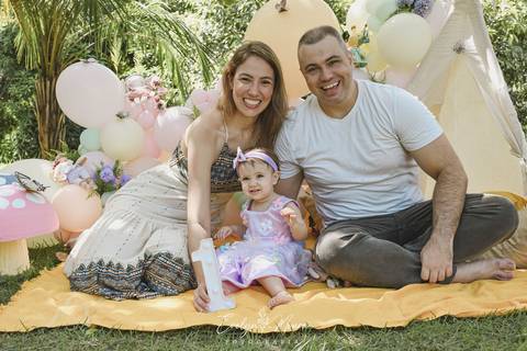 Ensaio de Acompanhamento de bebê. Evelyn Moura Fotografia. Fotógrafa em Niterói, Rio de Janeiro. Newborn. Festa infantil - Smash the cake - Smash the fruit - bebê - ensaio de 1 ano - viral - jardim encantado - festa de aniversário - floresta encantada '