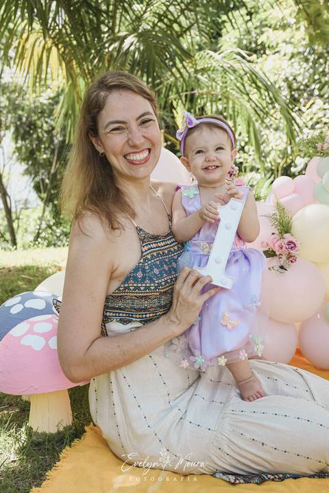 Ensaio de Acompanhamento de bebê. Evelyn Moura Fotografia. Fotógrafa em Niterói, Rio de Janeiro. Newborn. Festa infantil - Smash the cake - Smash the fruit - bebê - ensaio de 1 ano - viral - jardim encantado - festa de aniversário - floresta encantada '