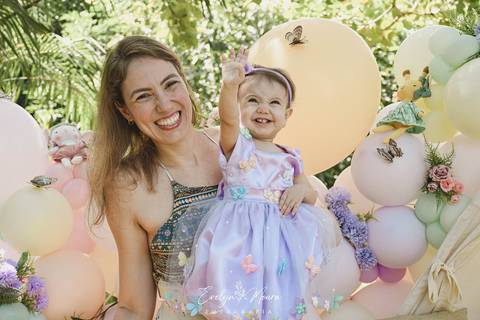 Ensaio de Acompanhamento de bebê. Evelyn Moura Fotografia. Fotógrafa em Niterói, Rio de Janeiro. Newborn. Festa infantil - Smash the cake - Smash the fruit - bebê - ensaio de 1 ano - viral - jardim encantado - festa de aniversário - floresta encantada '