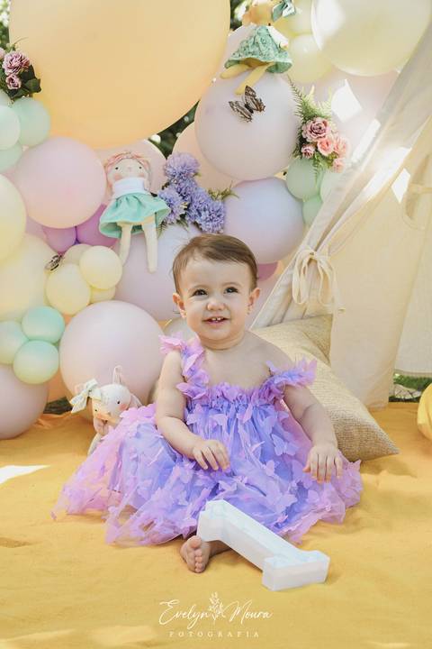 Ensaio de Acompanhamento de bebê. Evelyn Moura Fotografia. Fotógrafa em Niterói, Rio de Janeiro. Newborn. Festa infantil - Smash the cake - Smash the fruit - bebê - ensaio de 1 ano - viral - jardim encantado - festa de aniversário - floresta encantada '