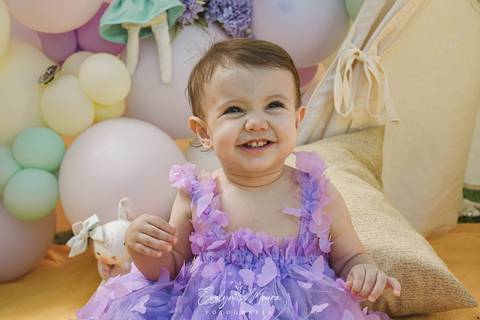 Ensaio de Acompanhamento de bebê. Evelyn Moura Fotografia. Fotógrafa em Niterói, Rio de Janeiro. Newborn. Festa infantil - Smash the cake - Smash the fruit - bebê - ensaio de 1 ano - viral - jardim encantado - festa de aniversário - floresta encantada '