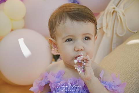 Ensaio de Acompanhamento de bebê. Evelyn Moura Fotografia. Fotógrafa em Niterói, Rio de Janeiro. Newborn. Festa infantil - Smash the cake - Smash the fruit - bebê - ensaio de 1 ano - viral - jardim encantado - festa de aniversário - floresta encantada '