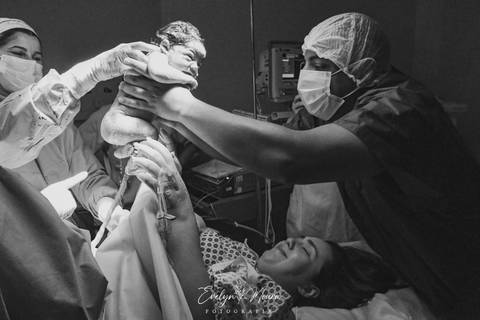 Fotografia de Parto - Newborn - Evelyn Moura Fotografia em Niterói, Rio de Janeiro - ensaio infantil - newborn de recém nascido - partos - parto em niteroi - registro de parto - maternidade são francisco - doce nascer - parto humanizado - andrea barbosa'