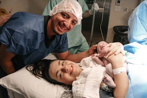 Fotografia de Parto - Newborn - Evelyn Moura Fotografia em Niterói, Rio de Janeiro - ensaio infantil - newborn de recém nascido - partos - parto em niteroi - registro de parto - maternidade são francisco - doce nascer - parto humanizado - andrea barbosa'