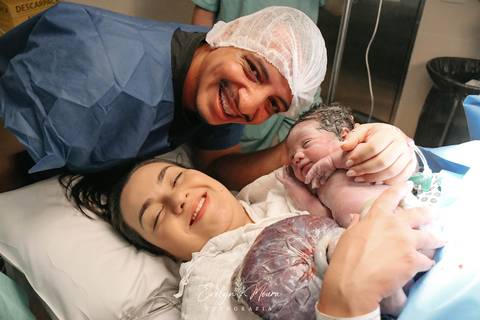 Fotografia de Parto - Newborn - Evelyn Moura Fotografia em Niterói, Rio de Janeiro - ensaio infantil - newborn de recém nascido - partos - parto em niteroi - registro de parto - maternidade são francisco - doce nascer - parto humanizado - andrea barbosa'