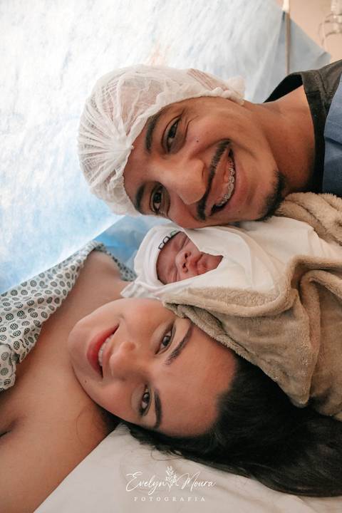 Fotografia de Parto - Newborn - Evelyn Moura Fotografia em Niterói, Rio de Janeiro - ensaio infantil - newborn de recém nascido - partos - parto em niteroi - registro de parto - maternidade são francisco - doce nascer - parto humanizado - andrea barbosa'