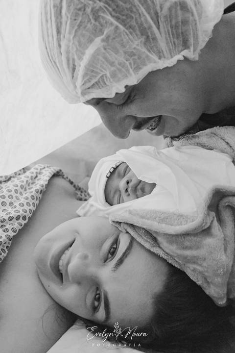 Fotografia de Parto - Newborn - Evelyn Moura Fotografia em Niterói, Rio de Janeiro - ensaio infantil - newborn de recém nascido - partos - parto em niteroi - registro de parto - maternidade são francisco - doce nascer - parto humanizado - andrea barbosa'