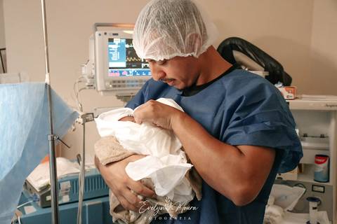 Fotografia de Parto - Newborn - Evelyn Moura Fotografia em Niterói, Rio de Janeiro - ensaio infantil - newborn de recém nascido - partos - parto em niteroi - registro de parto - maternidade são francisco - doce nascer - parto humanizado - andrea barbosa'