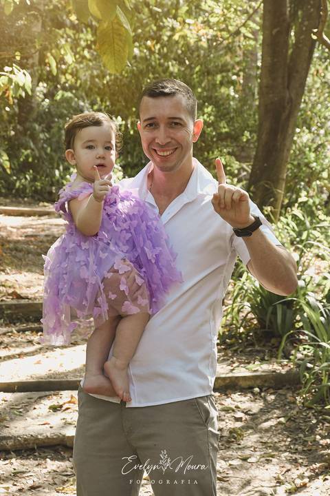 Ensaio de Acompanhamento de bebê. Evelyn Moura Fotografia. Fotógrafa em Niterói, Rio de Janeiro. Newborn. Festa infantil - Smash the cake - Smash the fruit - bebê - ensaio de 1 ano - viral - música - safari menina'