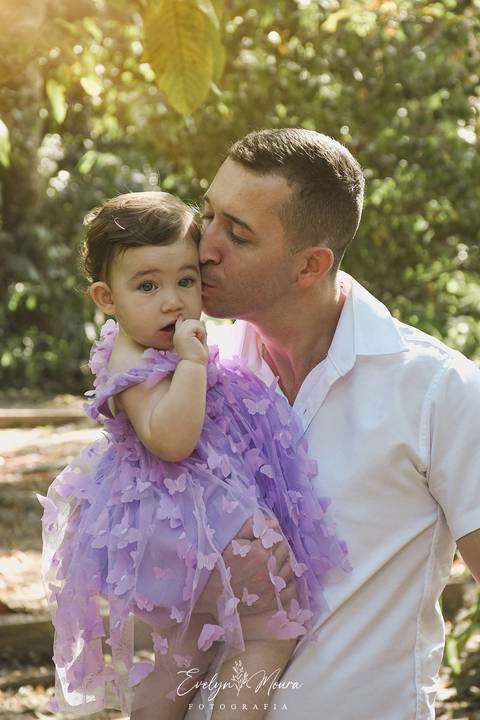 Ensaio de Acompanhamento de bebê. Evelyn Moura Fotografia. Fotógrafa em Niterói, Rio de Janeiro. Newborn. Festa infantil - Smash the cake - Smash the fruit - bebê - ensaio de 1 ano - viral - música - safari menina'