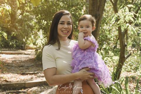 Ensaio de Acompanhamento de bebê. Evelyn Moura Fotografia. Fotógrafa em Niterói, Rio de Janeiro. Newborn. Festa infantil - Smash the cake - Smash the fruit - bebê - ensaio de 1 ano - viral - música - safari menina'