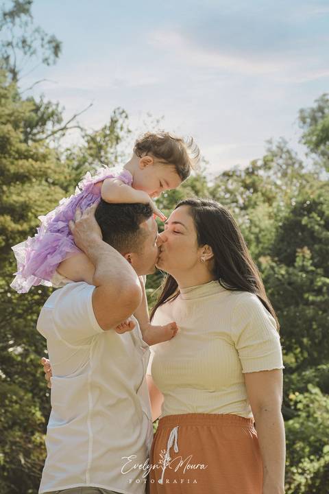 Ensaio de Acompanhamento de bebê. Evelyn Moura Fotografia. Fotógrafa em Niterói, Rio de Janeiro. Newborn. Festa infantil - Smash the cake - Smash the fruit - bebê - ensaio de 1 ano - viral - música - safari menina'