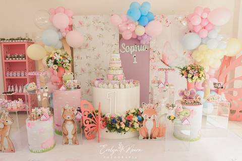 Festa Infantil - Evelyn Moura Fotografia - Fotografia em Niterói, Rio de Janeiro - casa de festa - decoração - decoração de festa - festa colorida- docinhos - bolo - criança - festa linda - floresta encantad  - casa de festa - festa em niterói '