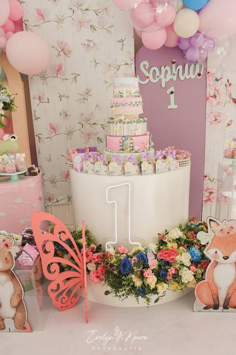 Festa Infantil - Evelyn Moura Fotografia - Fotografia em Niterói, Rio de Janeiro - casa de festa - decoração - decoração de festa - festa colorida- docinhos - bolo - criança - festa linda - floresta encantad  - casa de festa - festa em niterói '