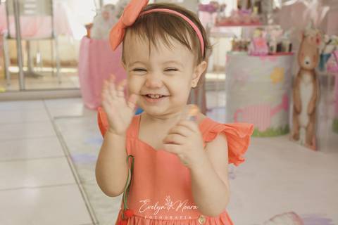 Festa Infantil - Evelyn Moura Fotografia - Fotografia em Niterói, Rio de Janeiro - casa de festa - decoração - decoração de festa - festa colorida- docinhos - bolo - criança - festa linda - floresta encantad  - casa de festa - festa em niterói '