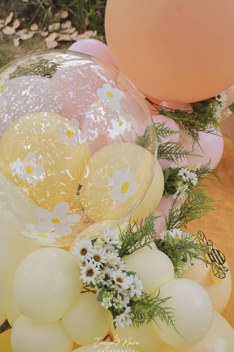 Ensaio de Acompanhamento de bebê. Evelyn Moura Fotografia. Fotógrafa em Niterói, Rio de Janeiro. Newborn. Festa infantil - Smash the cake - Smash the fruit - bebê - ensaio de 1 ano - viral - tema margarida - tema abelhinha '