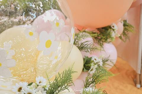 Ensaio de Acompanhamento de bebê. Evelyn Moura Fotografia. Fotógrafa em Niterói, Rio de Janeiro. Newborn. Festa infantil - Smash the cake - Smash the fruit - bebê - ensaio de 1 ano - viral - tema margarida - tema abelhinha '