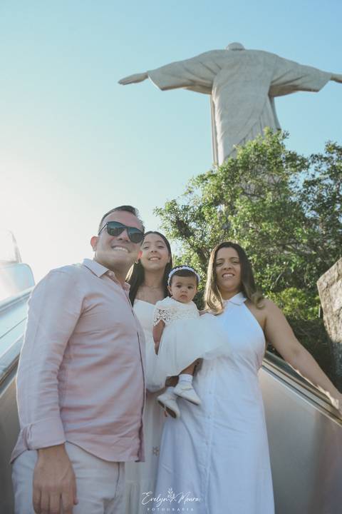 Batizado no Cristo Redentor no Rio de Janeiro - Rio de janeiro - cristo redentor - batizado - batizado religioso - fotografia de batizado - fotografa de batizado - turista - carioca - batizado de bebê'