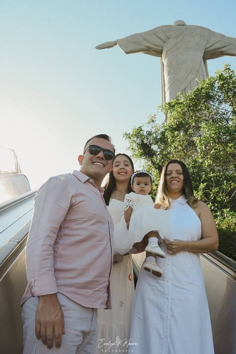 Batizado no Cristo Redentor no Rio de Janeiro - Rio de janeiro - cristo redentor - batizado - batizado religioso - fotografia de batizado - fotografa de batizado - turista - carioca - batizado de bebê'