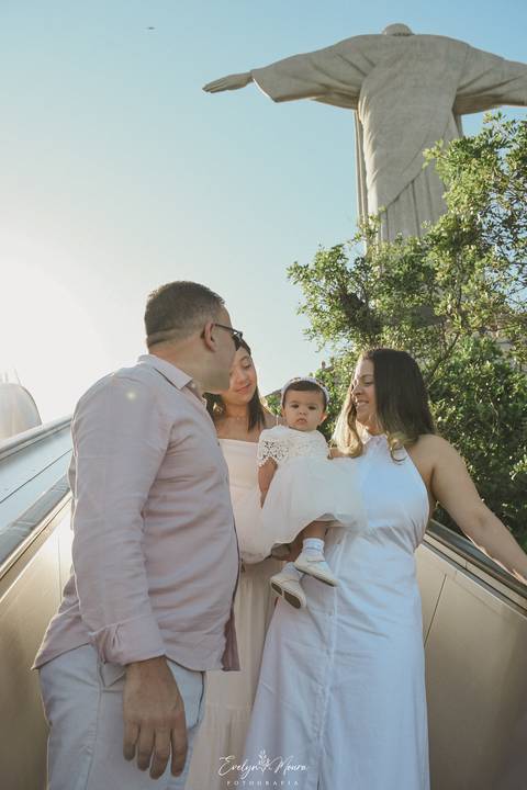 Batizado no Cristo Redentor no Rio de Janeiro - Rio de janeiro - cristo redentor - batizado - batizado religioso - fotografia de batizado - fotografa de batizado - turista - carioca - batizado de bebê'