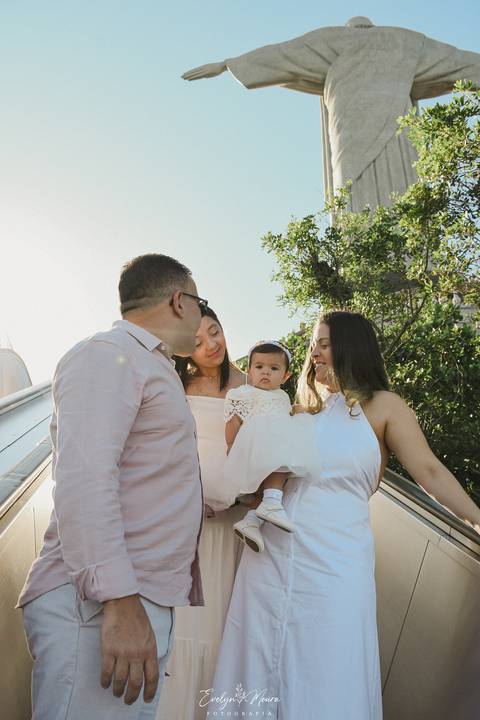 Batizado no Cristo Redentor no Rio de Janeiro - Rio de janeiro - cristo redentor - batizado - batizado religioso - fotografia de batizado - fotografa de batizado - turista - carioca - batizado de bebê'