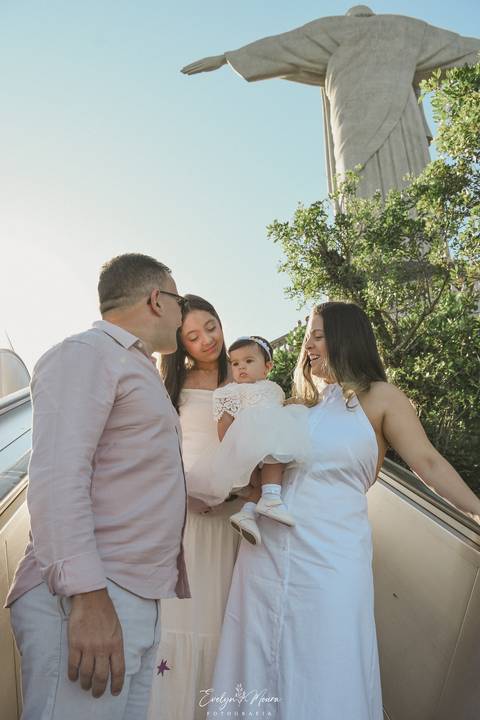 Batizado no Cristo Redentor no Rio de Janeiro - Rio de janeiro - cristo redentor - batizado - batizado religioso - fotografia de batizado - fotografa de batizado - turista - carioca - batizado de bebê'