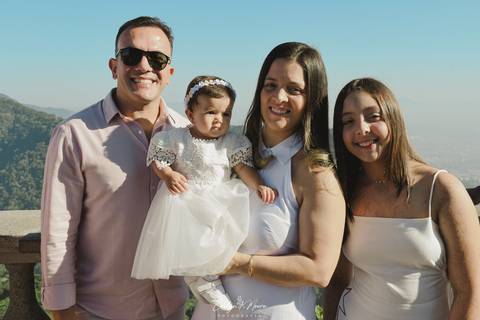 Batizado no Cristo Redentor no Rio de Janeiro - Rio de janeiro - cristo redentor - batizado - batizado religioso - fotografia de batizado - fotografa de batizado - turista - carioca - batizado de bebê'