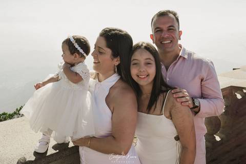 Batizado no Cristo Redentor no Rio de Janeiro - Rio de janeiro - cristo redentor - batizado - batizado religioso - fotografia de batizado - fotografa de batizado - turista - carioca - batizado de bebê'