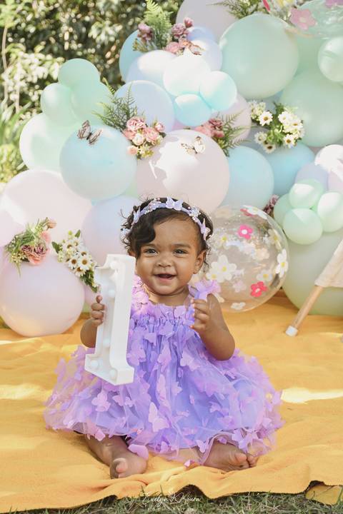 Ensaio de Acompanhamento de bebê. Evelyn Moura Fotografia. Fotógrafa em Niterói, Rio de Janeiro. Newborn. Festa infantil - Smash the cake - Smash the fruit - bebê - ensaio de 1 ano - viral - tema margarida - tema floresta encantada'