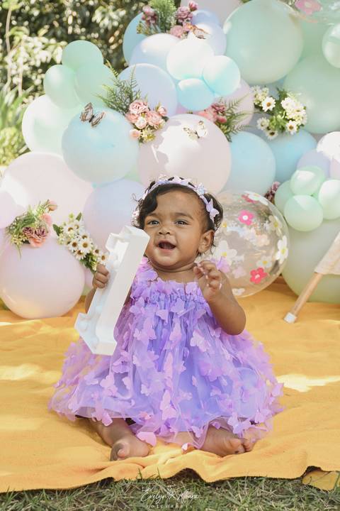 Ensaio de Acompanhamento de bebê. Evelyn Moura Fotografia. Fotógrafa em Niterói, Rio de Janeiro. Newborn. Festa infantil - Smash the cake - Smash the fruit - bebê - ensaio de 1 ano - viral - tema margarida - tema floresta encantada'